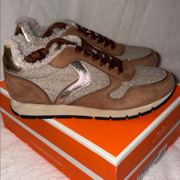 NWT VOILE BLANCHE Julia Genuine Shearling Sneaker in Brown Beige - Picture 11 of 15